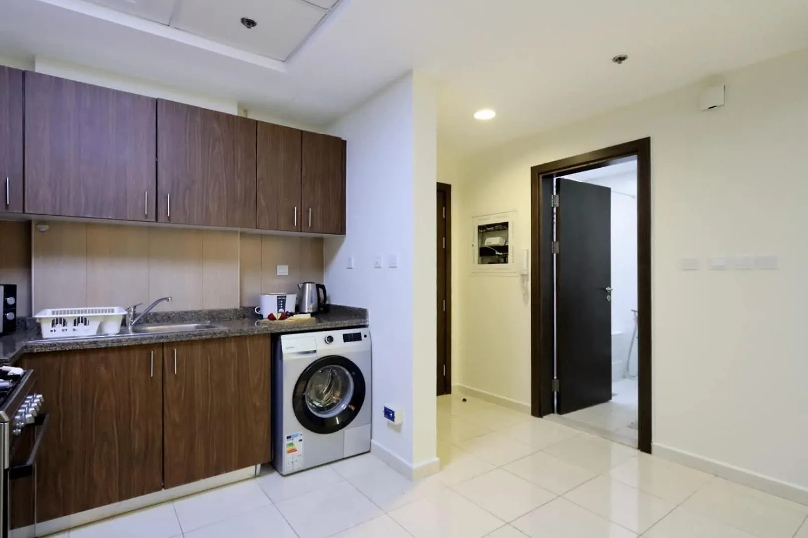 Spacious Studio In Jvc By Livbnb Dubai